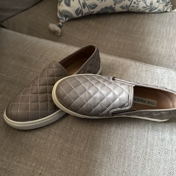 Steve Madden quilted slip on - Picture 6 of 6